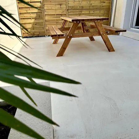Charmante Maison Avec Terrasse Сasa de vacaciones Angers