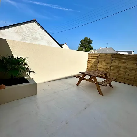 בית נופש Charmante Maison Avec Terrasse אנז'ה
