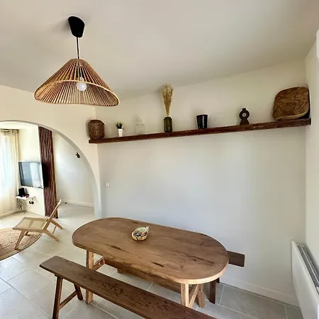 Holiday home Charmante Maison Avec Terrasse Angers