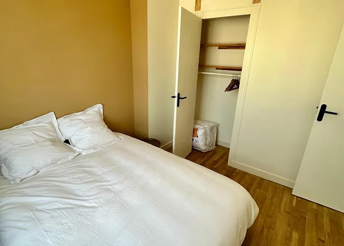 Charmante Maison Avec Terrasse אנז'ה