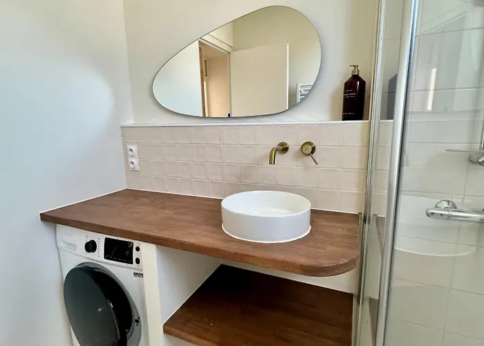 Charmante Maison Avec Terrasse * אנז'ה